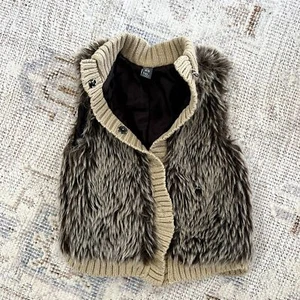 Little Girls Zara Brand Faux Fur Vest Size XS 4/5 - Picture 1 of 6