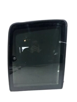 1988-1999 CHEVY GMC 1500 TRUCK PASSENGER RIGHT REAR QUARTER WINDOW GLASS C615 - Image 1 of 4