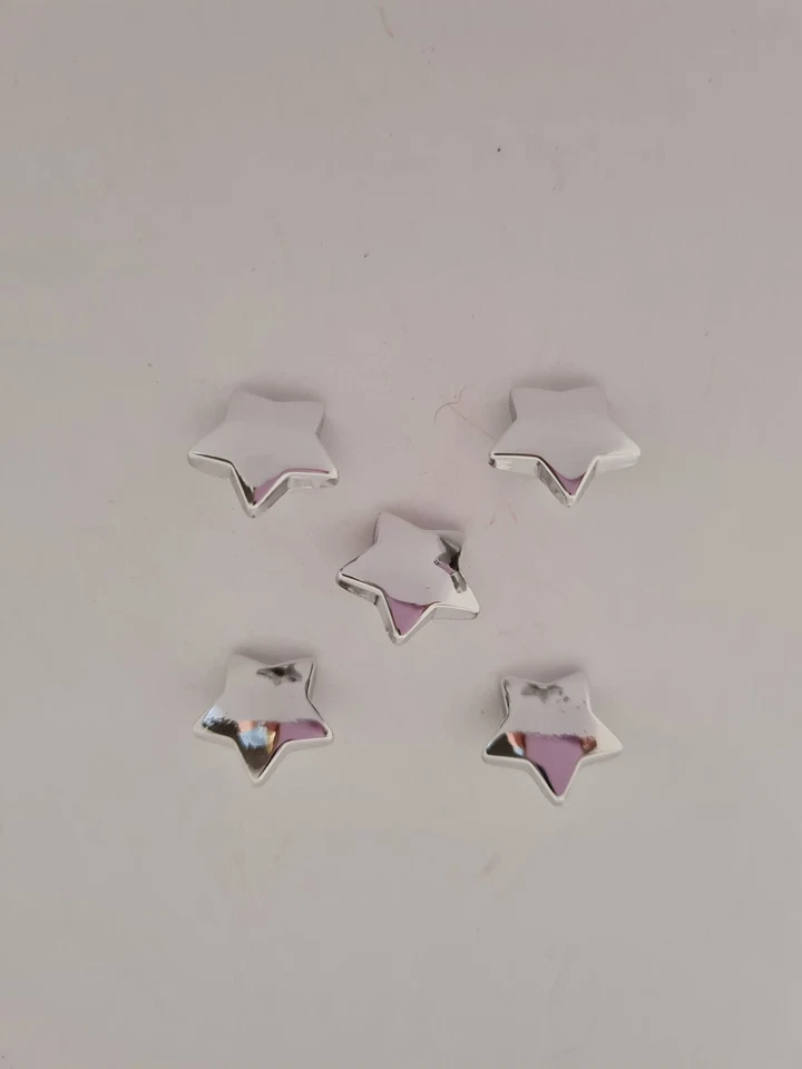 5 silver shiny plastic star shaped buttons 15 mm - Image 1 of 1