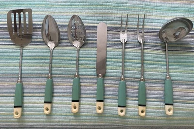 Vintage RARE A&J Ekco Aqua/Green & Cream Utensil Set 11 Pieces Wood & Chrome - Image 1 of 4