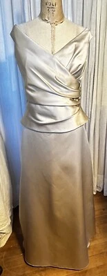 IMPRESSION Mujer Sin Mangas Beige Satinado Top/L Falda Vestido de Evento Talla 18 Usado Foto 1 de 4