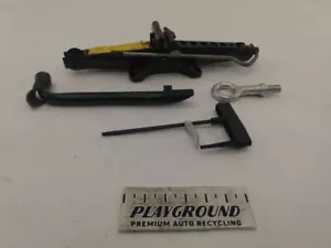VOLVO V50 S40 Emergency Roadside Jack Set 2004 2005 2006 2007 - Picture 1 of 12
