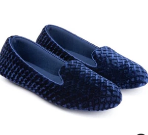 NWT RockDove Women’s Velour Royal Blue/ Navy Luxurious Slippers Sz 7 - Picture 1 of 5