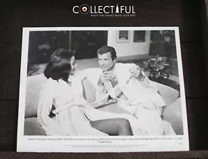 JAMES BOND - MOONRAKER - 1979 PHOTO/LOBBY - 007 UNDRESSES MANUELA 🔥282 - Picture 1 of 1