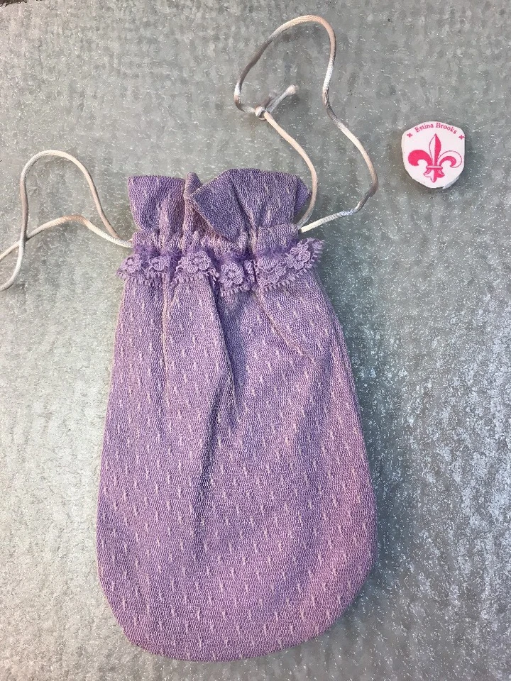 "Cartera pequeña Christina J.P. vintage satinada y encaje color lavanda 8""x 5""" Foto 1 de 1