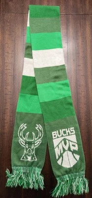 Milwaukee Bucks MVP Season Ticket Holder Scarf Irish Rainbow Green - Imagem 1 de 4