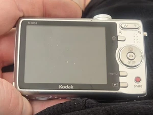 Kodak EasyShare M1063 10,3-MP-Digitalkamera – silberfarben  - Bild 1 von 7