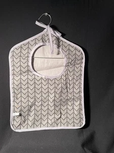 Dessous Tasche, Socken, Feinwäsche, Hängetasche in grau mit silbernem Aufhänger unisex - Bild 1 von 1