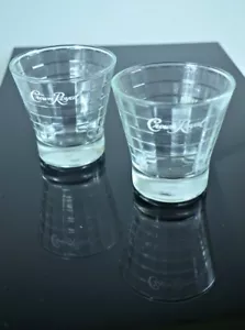 2 Vintage Crown Royal Whisky Gläser Steine Fensterscheibenmuster weißer Schriftzug - Bild 1 von 5