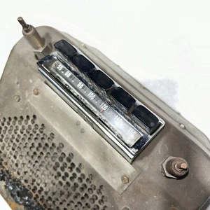Olds Motor Works 1950 Oldsmobile Vintage Classic tube Radio Car Truck Van USA - Picture 1 of 20