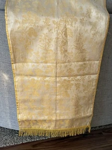 FRANZÖSISCHER ANTIKER TEXTIL GEBORGENER STOFF SEIDE KATHOLISCHE KIRCHE GESÄUMTER ALTARBEZUG - Bild 1 von 14