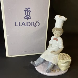 Lladró Porcelain: “Chef’s Apprentice” #06233 / BAR - Picture 1 of 10