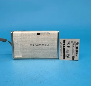 Fujifilm FinePix Z2 5.1MP Digital Camera, Silver - Tested - Picture 1 of 10