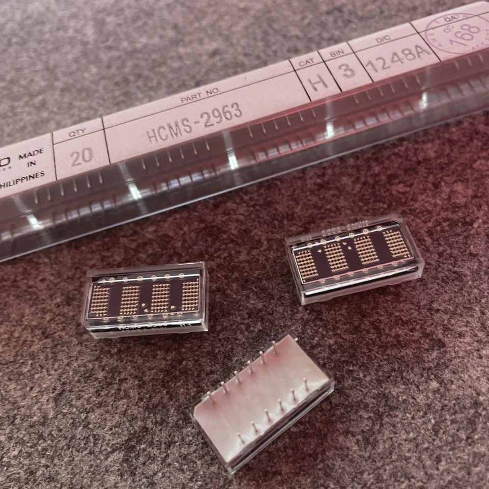 19 Stück Broadcom/Avago HCMS-2963 5 x 7 Dot LED Matrix / NEU - Bild 1 von 1