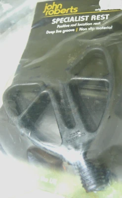 JOHN ROBERTS SPECIALIST FRONT ROD REST-BLACK w LINE RUN SLOT-CARP/BARBEL FISHING - Image 1 of 4