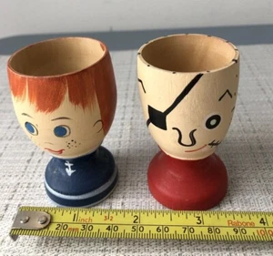 Pair of character novelty wooden egg cups collectable kitchenalia - Picture 1 of 6
