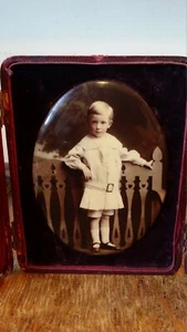 ANTIQUE VICTORIAN / EDWARDIAN CASED OVAL CELLULOID PHOTOGRAPH OF A CHILD - Picture 1 of 9