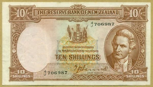 NEW ZEALAND (1940-55) 10 SHILLINGS, P. 158a, Serial# 4J 706987. Nice grade. - Picture 1 of 2
