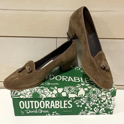 Outdorables Daniel Green HEATHER 8M Taupe Brown Suede Tassel Pumps Shoes NOS - Image 1 of 4