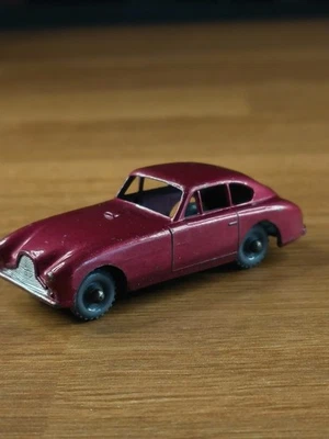 Modellino auto Aston Martin Lesney anni '60 - Immagine 1 di 4