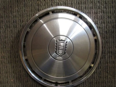 Cubierta de rueda tapacubos Ford LTD II 1983-84 usada OEM 14" Foto 1 de 2