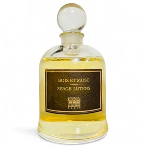 Shiseido Serge Lutens Bois et Musc 75 ml / 2,5 fl oz Eau de Parfum No a la venta - Imagen 1 de 3