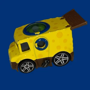 Hot Wheels Character Cars Spongebob Squarepants Diecast 1/64. bikini bottom - Picture 1 of 6