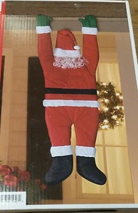 Decoración navideña Hangin On Santa de 5 pies de alto para vacaciones - Imagen 1 de 4