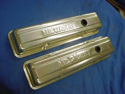 Chevy Small Block Mr Gasket Gold Anodized Valve Covers - Image 1 of 3