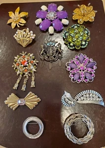 12 VINTAGE ANSTECKNADELN/BROSCHEN KONVOLUT, STRASS/BUNT - Bild 1 von 8