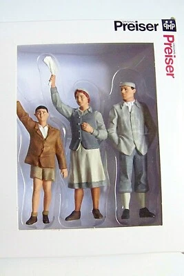 Preiser G scale 45084 Street Side PEOPLE WAVING Figures : SHIPS from CHICAGO - Image 1 of 2