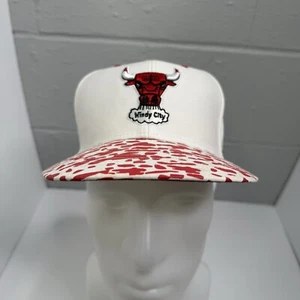 CHICAGO BULLS Windy City Mütze Cap Herren Hardwood Classics weiß rot Camouflage '47 NBA - Bild 1 von 13