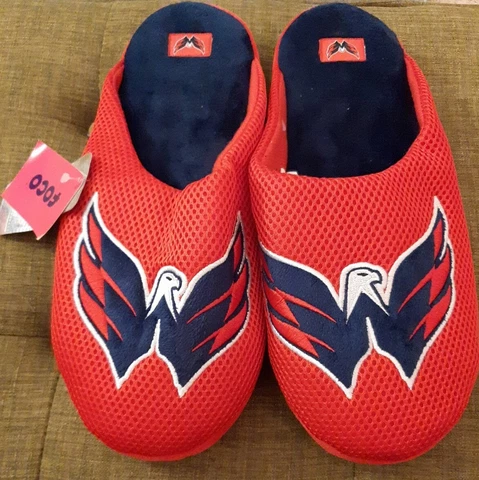 NHL Washington Capitals Slippers Men’s Size 13/14 XL New with Tags Cover