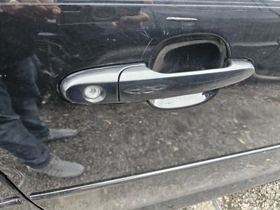 Used Front Right Exterior Door Handle fits: 2005 Chevrolet Cobalt front body col - Image 1 of 4