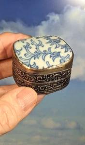 Vintage Pottery & Metal Trinket Box. 4.5cm x 3cm - Foto 1 di 11