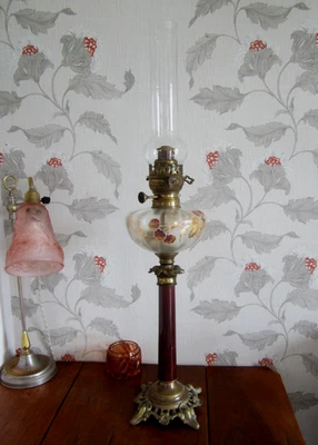 Ancienne lampe à pétrole BRONZE colonne marbre rouge toupie émaillée fruits 80cm - Photo 1/4
