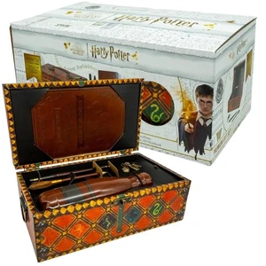 Harry Potter Quidditch Trunk Gift Set With Water Bottle, Notebook and Keyring UK - Picture 1 of 5