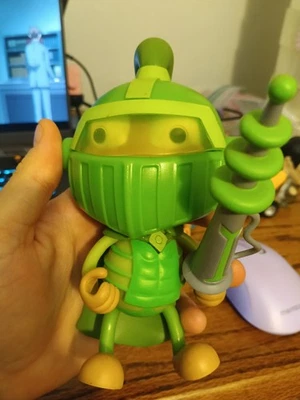 2011 JAZWARES POPTROPICA - 6" ASTRO KNIGHT ACTION FIGURE TOY W/ WEAPON FIGURINE  — 第 1/4 张图片