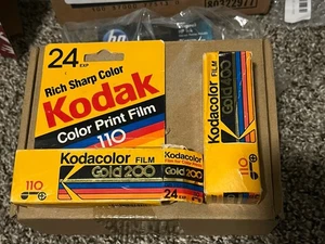 2x Kodak Kodacolor 110 Film Gold 200 und 400, abgelaufen 1990, neu, versiegelt Open Box - Bild 1 von 7