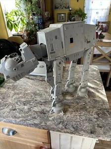 Vintage 1981 Kenner STAR WARS EMPIRE STRIKES BACK AT-AT Walker.38810 INCOMPLETE - Picture 1 of 4