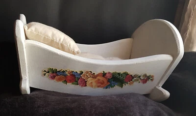 joli lit berceau + literie poupée ancienne - Photo 1/4