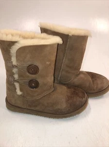 Cozie Steps Sheepskin Button Boots Brown W/ Fuzzy Lining And Buttons Size 6 - Picture 1 of 9