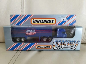 Camión de carga Matchbox Convoy Crookes Healthcare 1:64  - Imagen 1 de 4