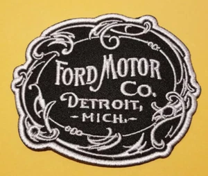 Parche bordado Ford Motor Co. Detroit, Michigan aprox 3x3,5" - Imagen 1 de 2