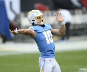 Los Angeles Chargers Justin Herbert Glossy 8x10 Photo NFL Football Print #2 - Picture 1 of 1