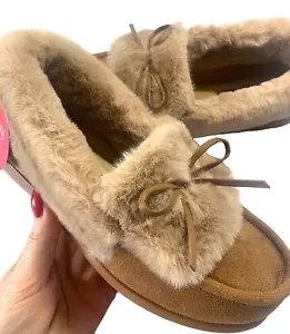 *New Ladies Camel / Beige Fluffy Warm & Cosy Slippers Uk 3-4-5-6-7-8 - Picture 1 of 8