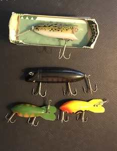 Vintage 1 Heddon Green Frog, 2 Bombers And 1 South Bend Bass-Oreno Lures Price⬇️ - Picture 1 of 12