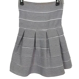 TOBI Rock schwarz weiß Fit Flare Stretch gestreift S - Bild 1 von 16