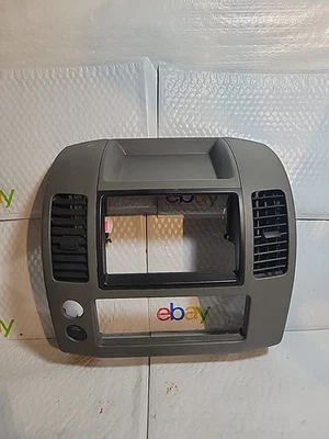 Nissan Pathfinder 2005-2012 tablero central consola bisel con rejillas de ventilación  Foto 1 de 4