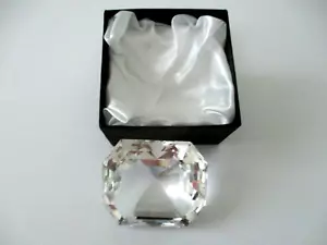 Oleg Cassini Crystal Cut Diamond Paperweight Emerald New - Picture 1 of 4